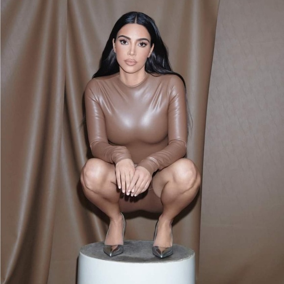 Skims Faux Leather Set - Picture 10 of 12